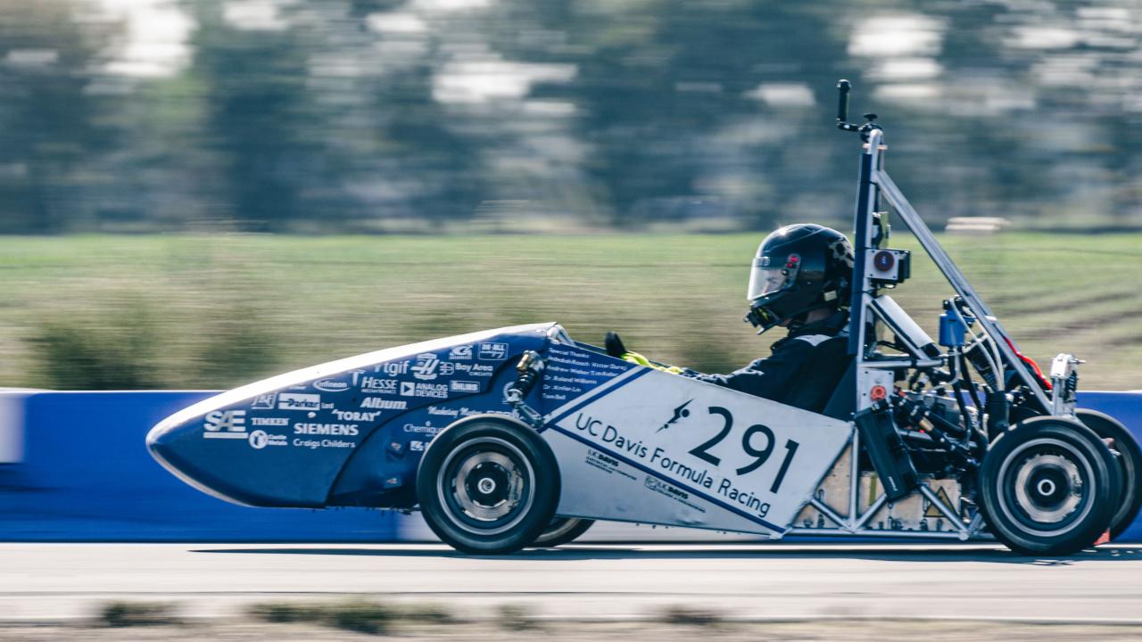 FE10 on track